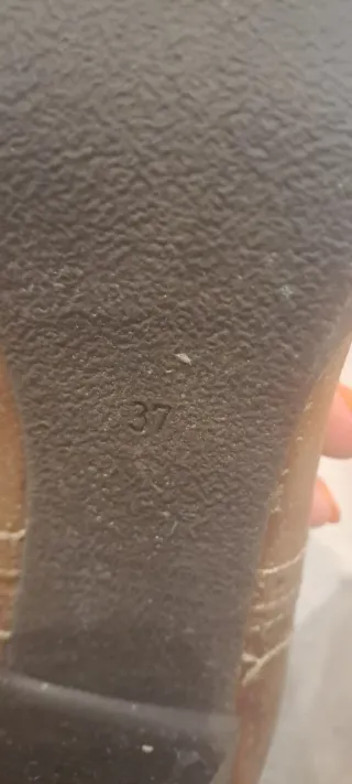 Botín piel tacón cordones marrón