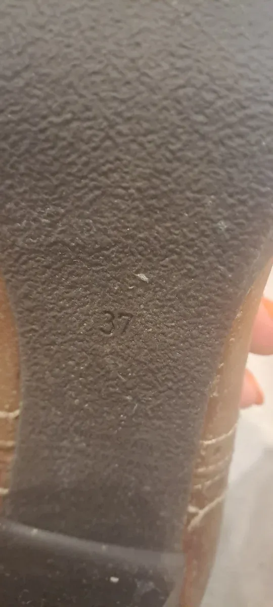 Botín piel tacón cordones marrón