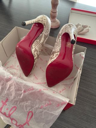 Stiletos de piel de la marca Lolita Blu T 36