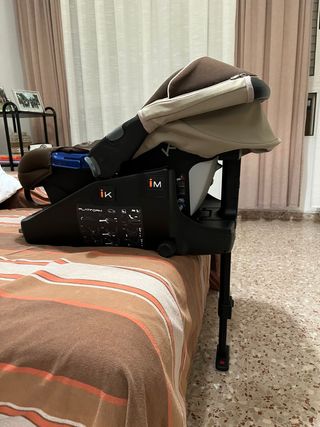 Seggiolino auto Jané i-Size con base ISOFIX