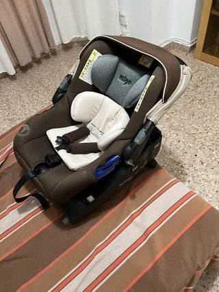 Seggiolino auto Jané i-Size con base ISOFIX