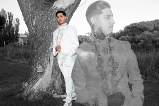 Traje de Novio Gitano Blanco y Dorado