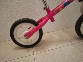 Bicicleta sin pedales rosa