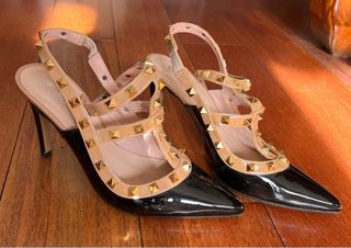 Lolita Blu tacones beige y negro tachuelas