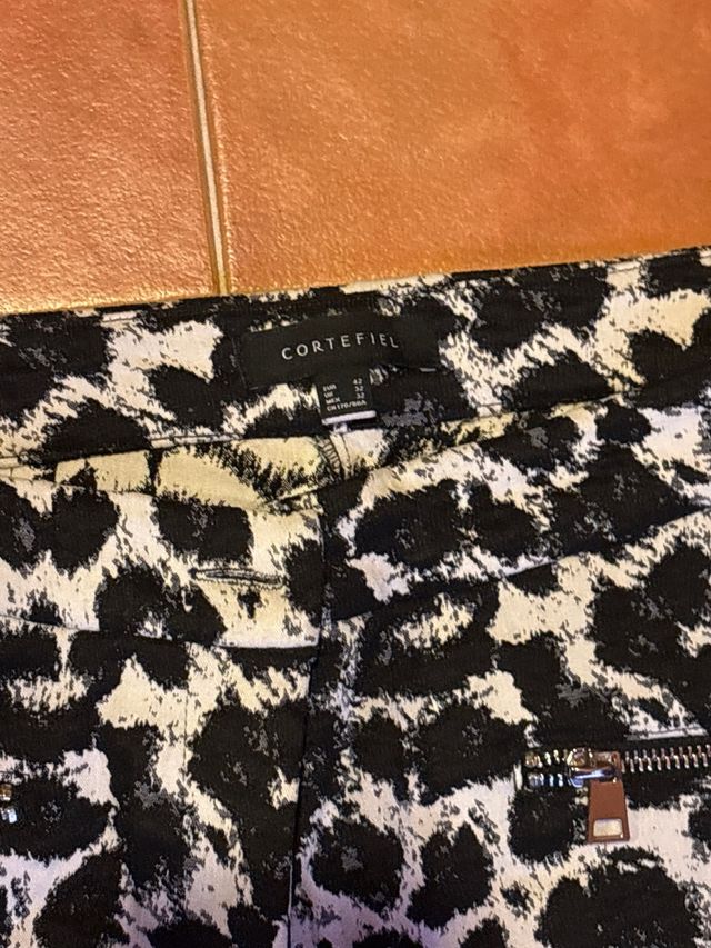 Pantalón Cortefiel Estampado Leopardo Talla 42