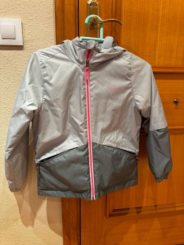 Chaqueta infantil Decathlon gris para nieve/ski