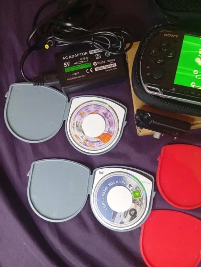 Sony PSP 3004 + Cámara y 8 Juegos UMD