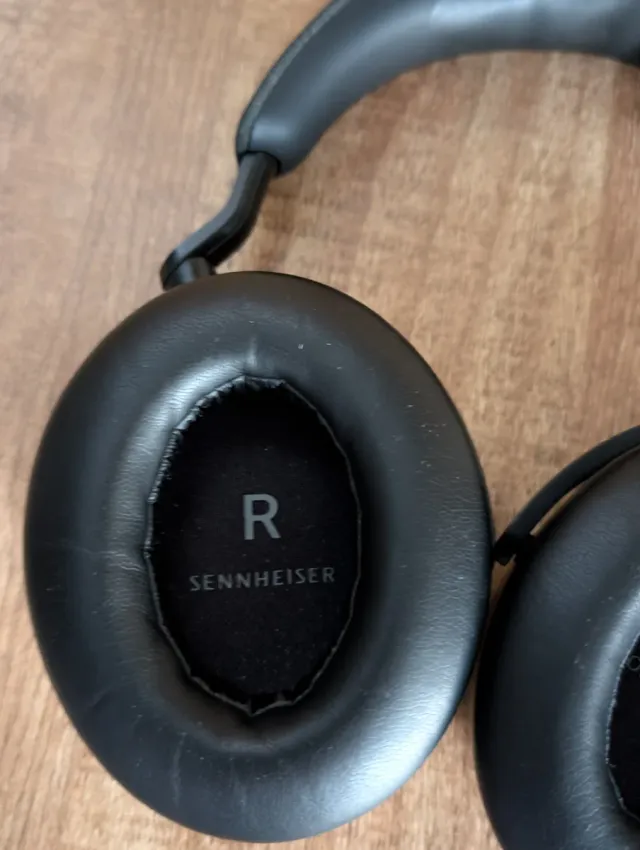 Cascos Sennheiser Momentum 4 Negros