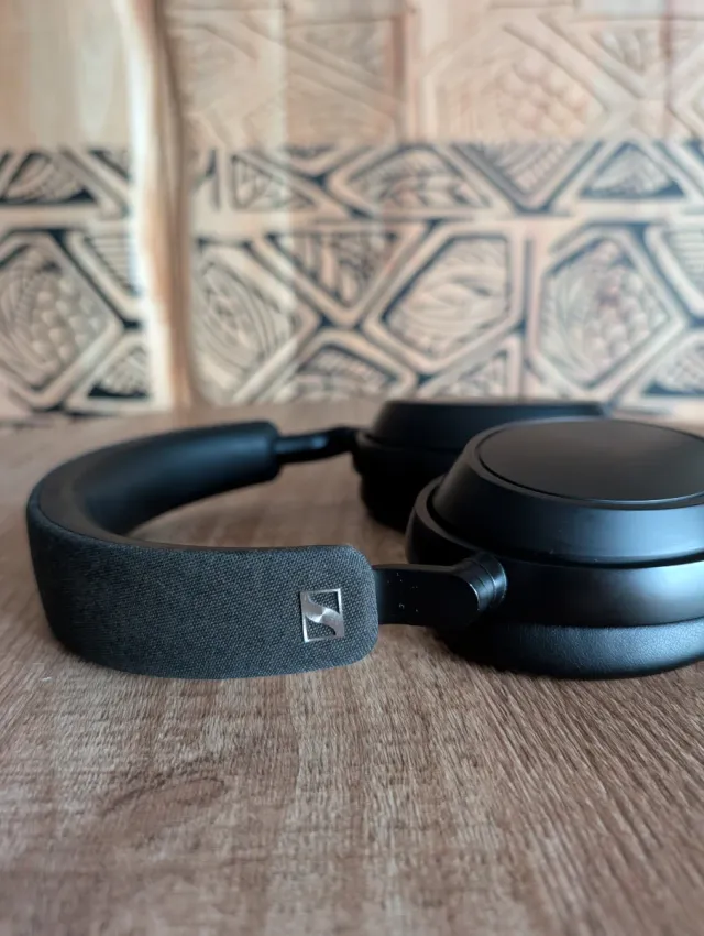 Cascos Sennheiser Momentum 4 Negros