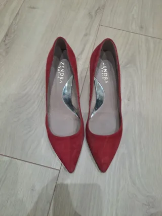 Zapatos de salón rojos Zendra