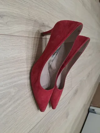 Zapatos de salón rojos Zendra