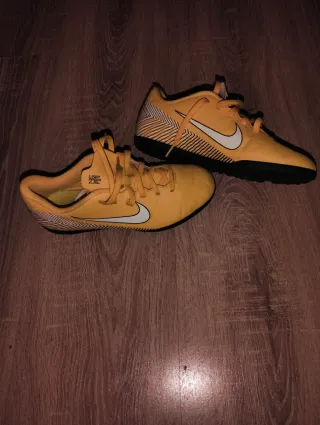 Zapatillas fútbol sala Nike niño amarillas