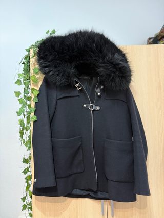 Abrigo Zara Negro con Capucha Talla XL