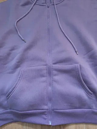 Sudadera morada con cremallera Talla M