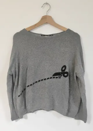 Jersey Zara mujer gris con tijeras