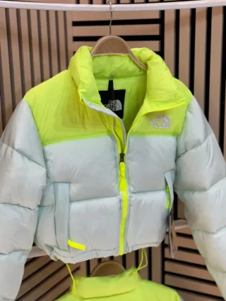 Chaqueta The North Face verde y amarilla