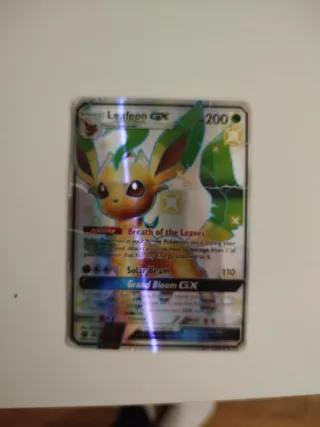 Carta Pokémon Leafeon GX 2019