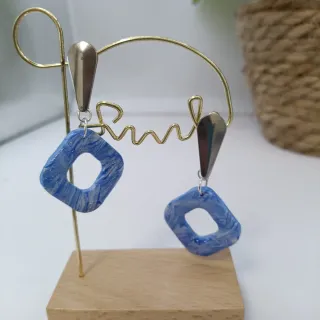 Pendientes en tendencia azules artesanales