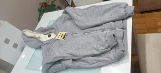 Sudadera HMP gris con cremallera