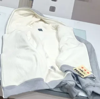 Sudadera HMP gris con cremallera