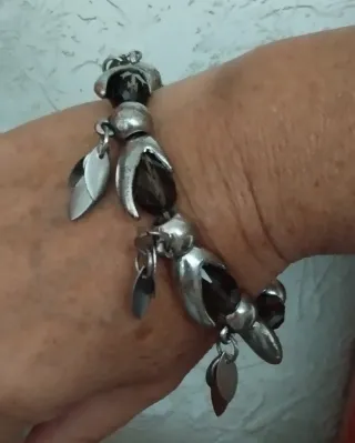 Pulsera elástica cristal ahumado y metal