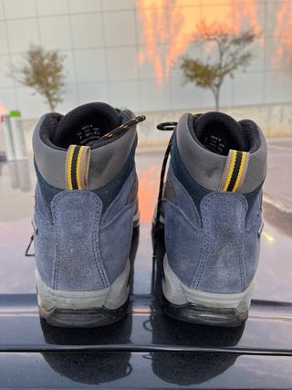 Botas de montaña Asolo azules y grises