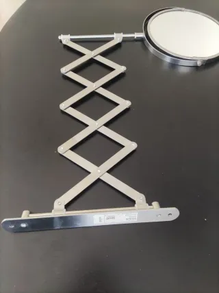 Espejo de maquillaje extensible Ikea