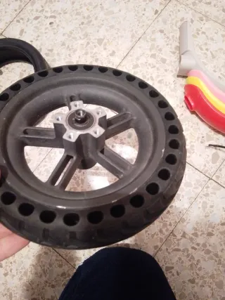 Llanta delantera  de scooter usada
