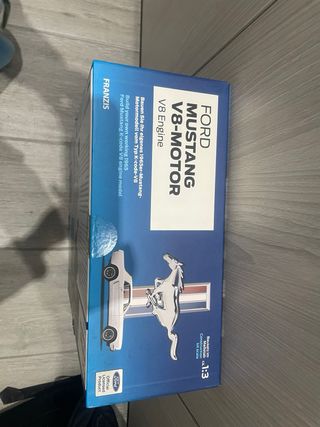 Maqueta Ford Mustang V8 Motor 1:3