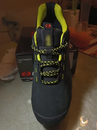 Zapatos de seguridad Heckel negros y verdes