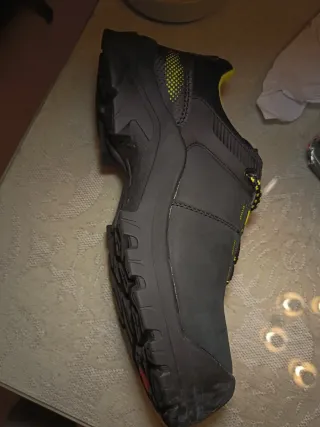 Zapatos de seguridad Heckel negros y verdes