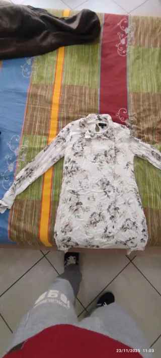 Vestito floreale bianco e multicolore