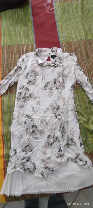 Vestito floreale bianco e multicolore