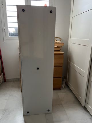 Mueble de pared blanco