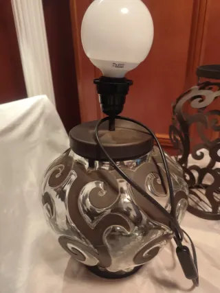 Lámpara y jarrones forja