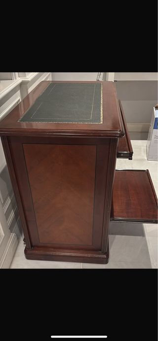 Escritorio auxiliar madera de caoba  y piel