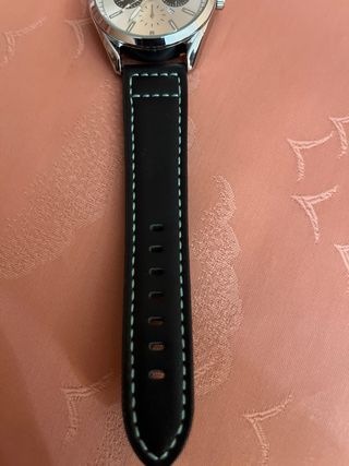 Reloj Skyline Negro y Plateado