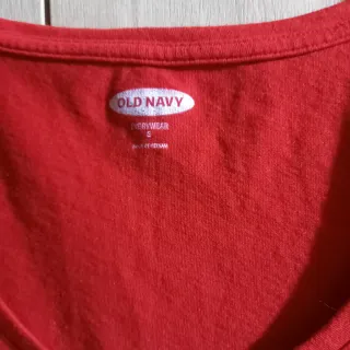 Camiseta Old Navy Roja con Bandera Americana