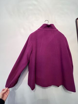 Chaqueta corta morada mujer