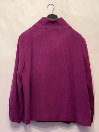 Chaqueta corta morada mujer