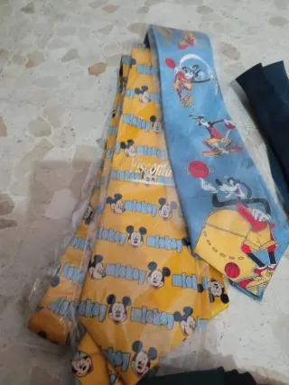 Lote 2 corbatas Mickey Mouse y Goofy vintage