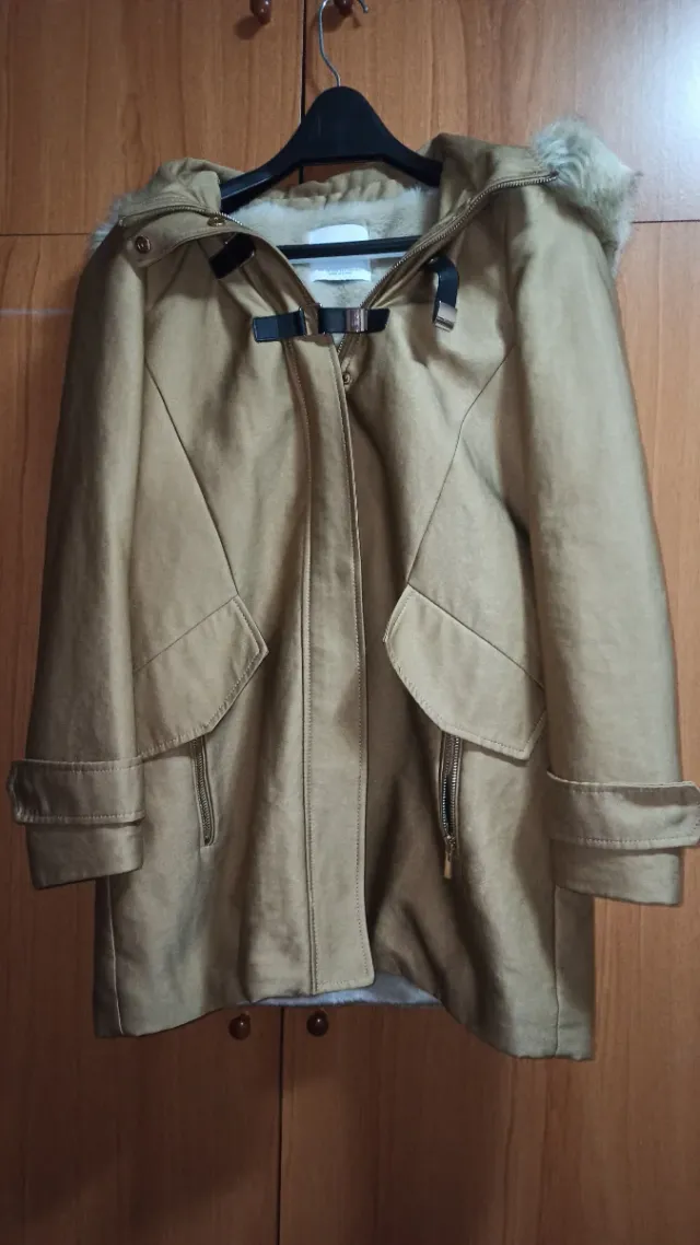 Parka Mango Beige con Capucha y Pelo