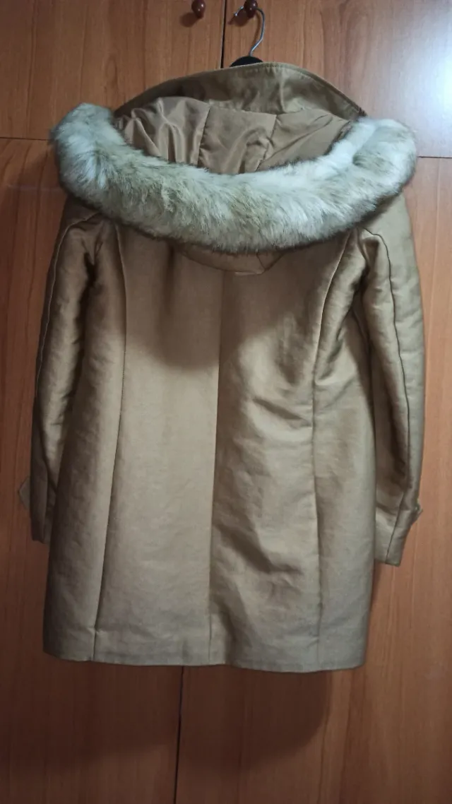Parka Mango Beige con Capucha y Pelo