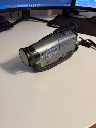 Videocámara Panasonic RX67 300x