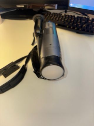 Videocámara Panasonic RX67 300x