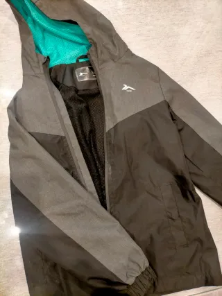 Chaqueta deportiva niño Tenth. Talla 12.