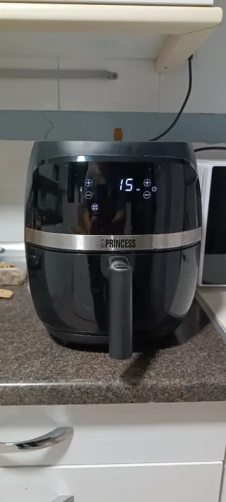 Freidora de aire Princess negra