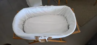 Cesta moisés mimbre con soporte madera