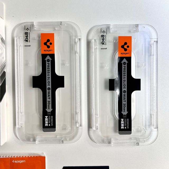 13 14 | Vetri Temperati Spigen | iPhone