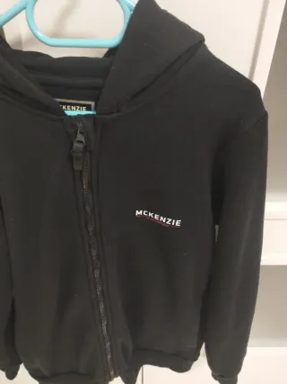 Sudadera McKenzie Negra Talla 12-13 Años